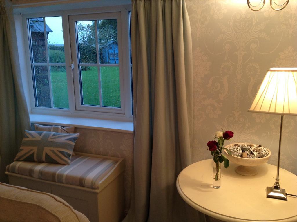 Birtles Farm Bed And Breakfast Knutsford Exteriör bild