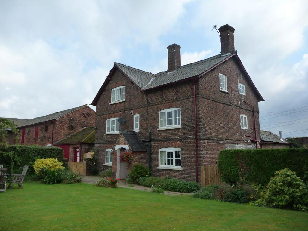 Birtles Farm Bed And Breakfast Knutsford Exteriör bild